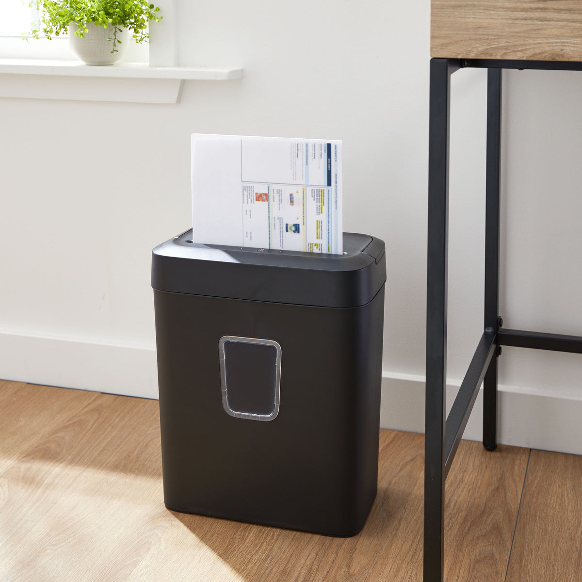 Pen+Gear 6-Sheet Cross-Cut Paper and Credit Card Shredder, 3.7 gal Bin, Black, Home and Office Use
