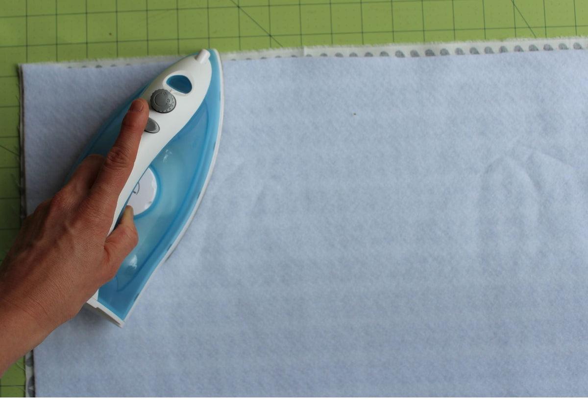 Pellon 973F Fleece Fabric, White 45" x 10 Yards by the Bolt