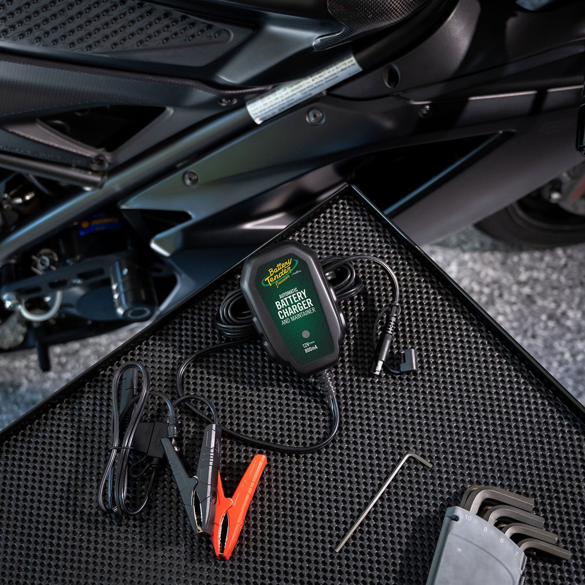 Battery Tender Junior 12V 800mA Battery Charger and Maintainer