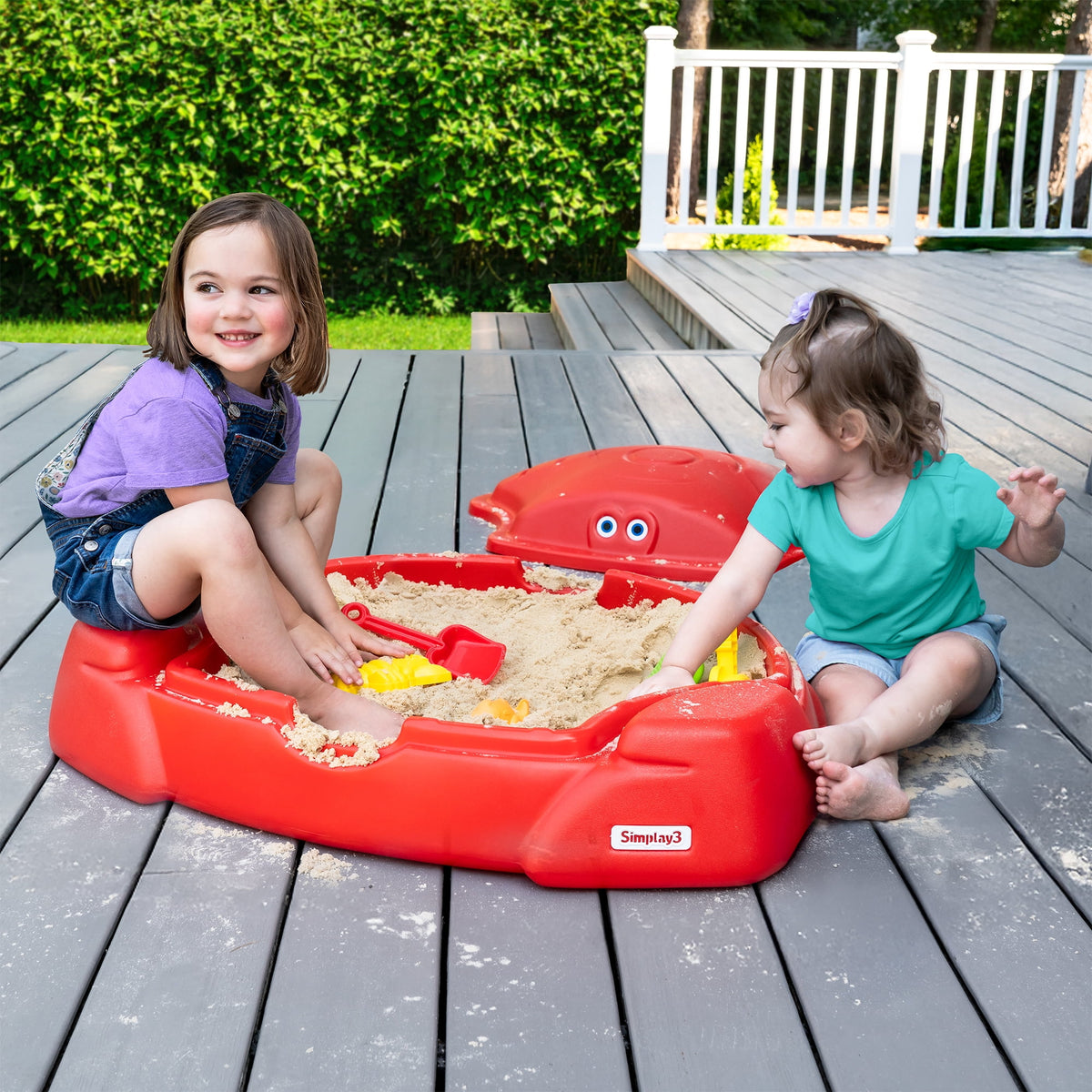 Simplay3 Coastal Crab Portable Plastic Sandbox with Cover, Hot Tamale Red