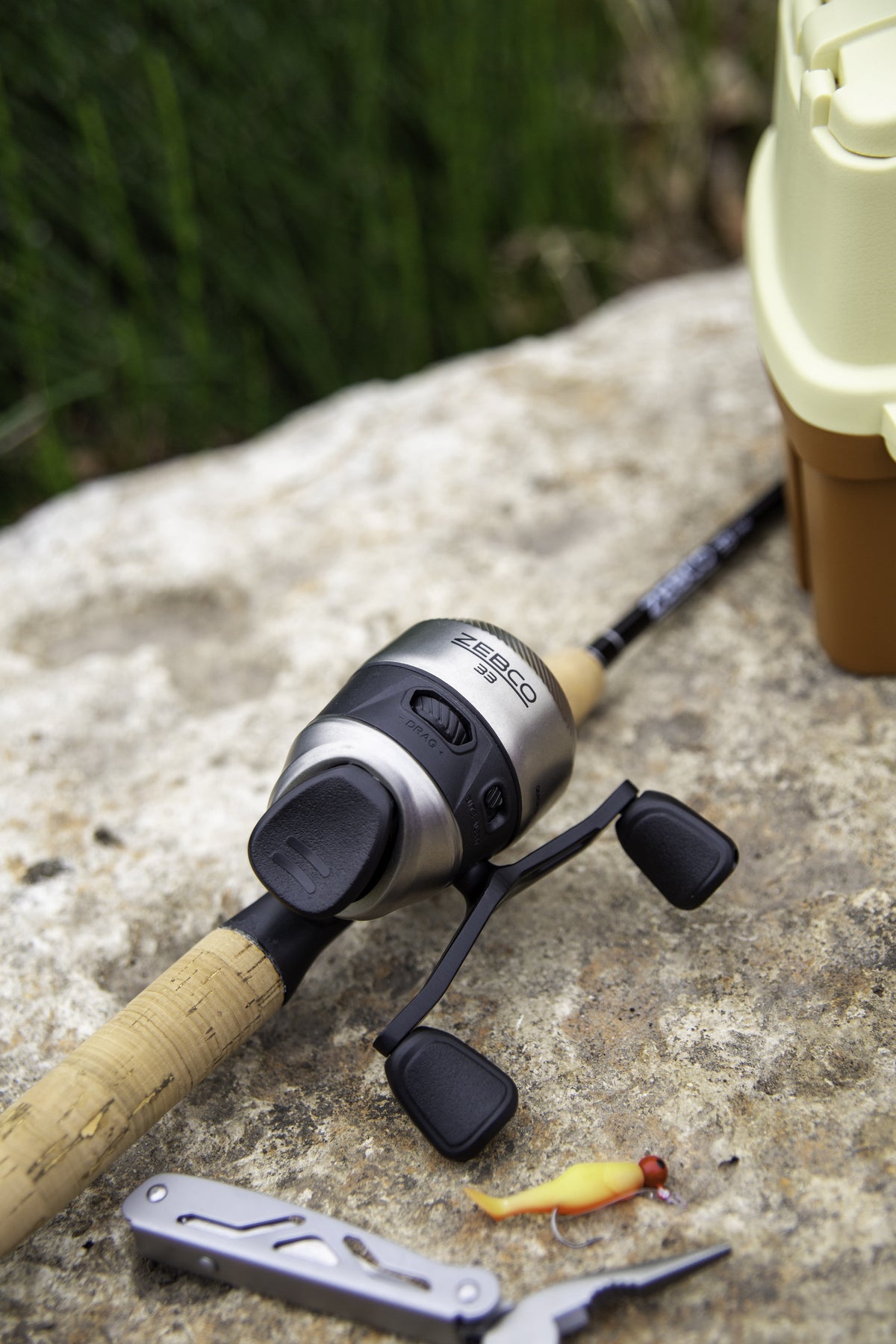 Zebco 33 Cork Handle Spincast Reel and IM6 Graphite Fishing Rod Combo, 6ft 6in 2-piece, Black