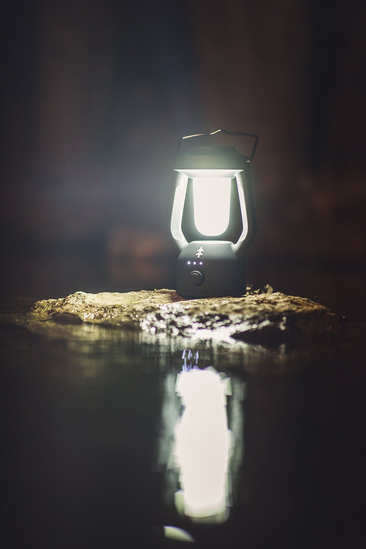 Swiss Tech Hangen Bluetooth Speaker and 1000 Lumen LED Lantern