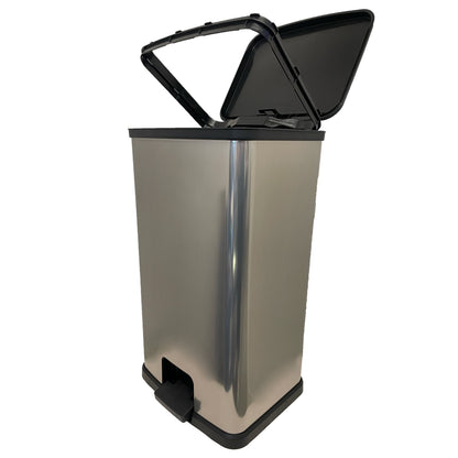 Mainstays 13.2 Gallon Plastic Step Trash Can with Lid, Silver