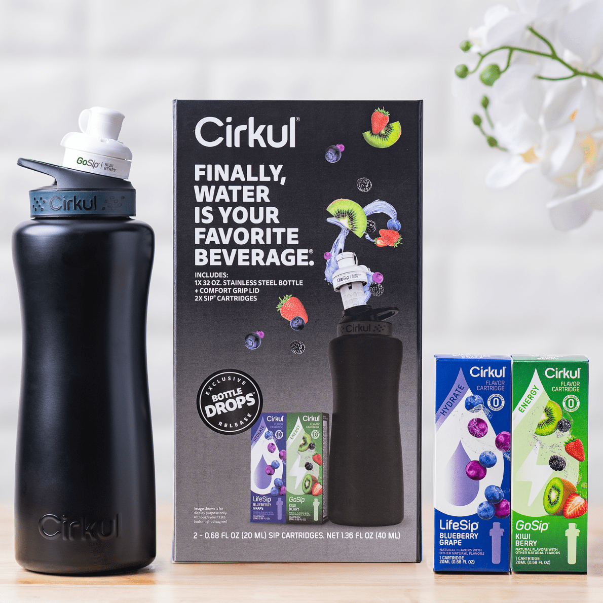 Cirkul 32oz Matte Black Stainless Steel Starter Kit with Matte Black Cirkul Lid 2.0 and 2 Flavor Cartridges (Blueberry Grape & Kiwi Berry)