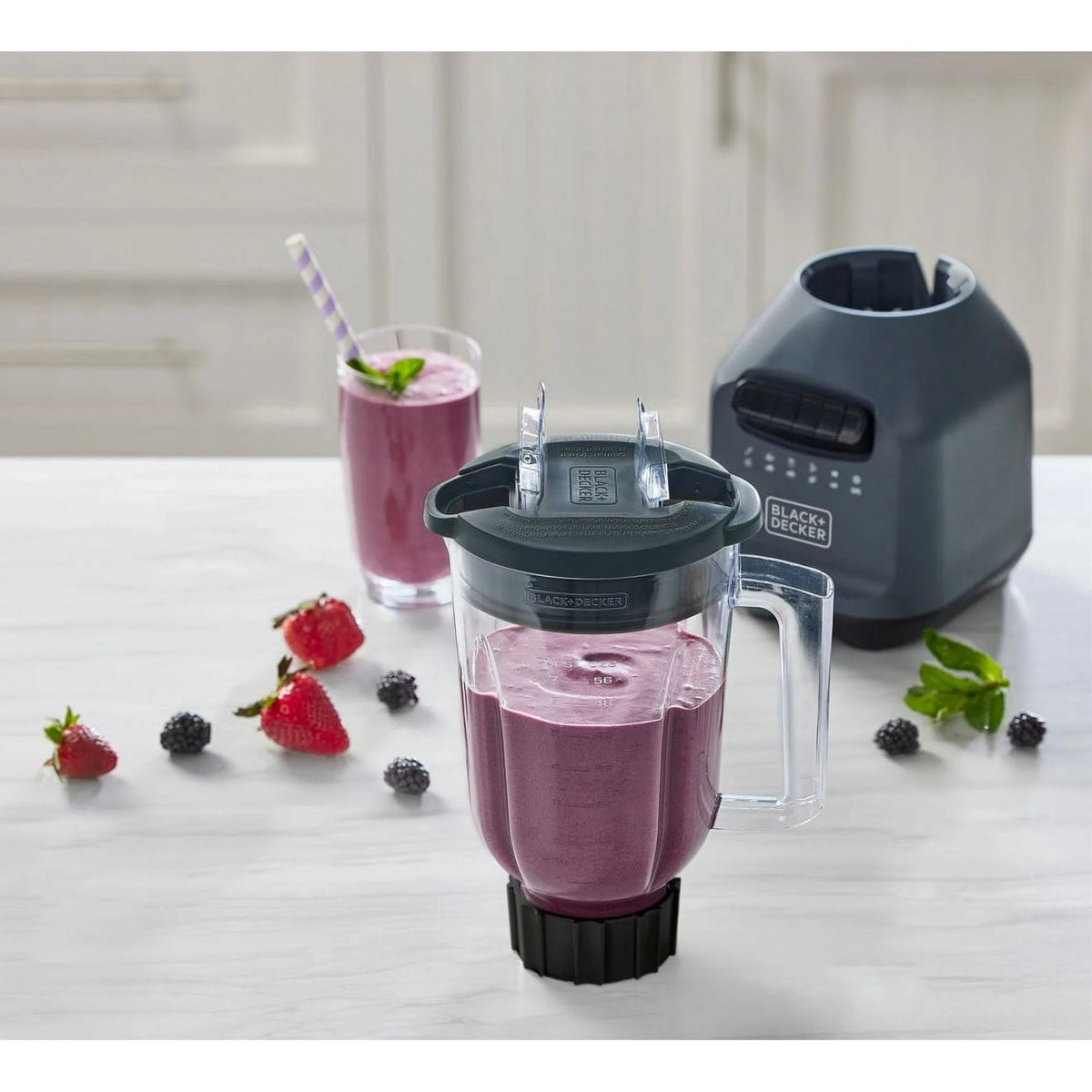 BLACK+DECKER Ice Crush Blender, 56 oz Plastic Jar, 700W, 6-Tip Blade, 8 Speeds + Pulse