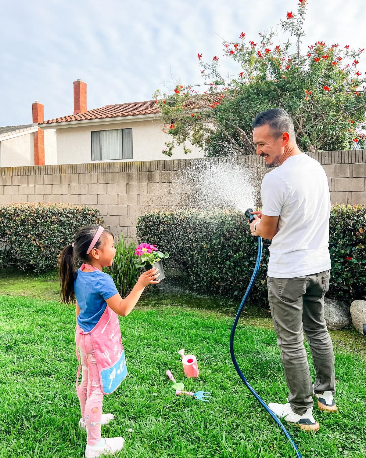 Expert Gardener 5/8- Inch x 100-Foot Medium Duty Garden Hose