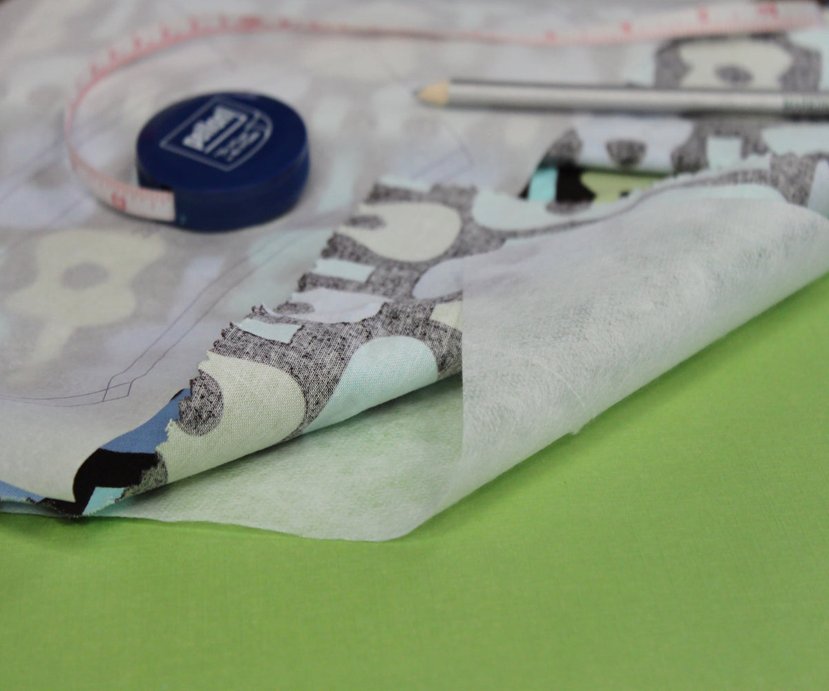 Pellon 911FF Fabric Interfacing, White 20" x 10 Yards by the Bolt. 1 Piece